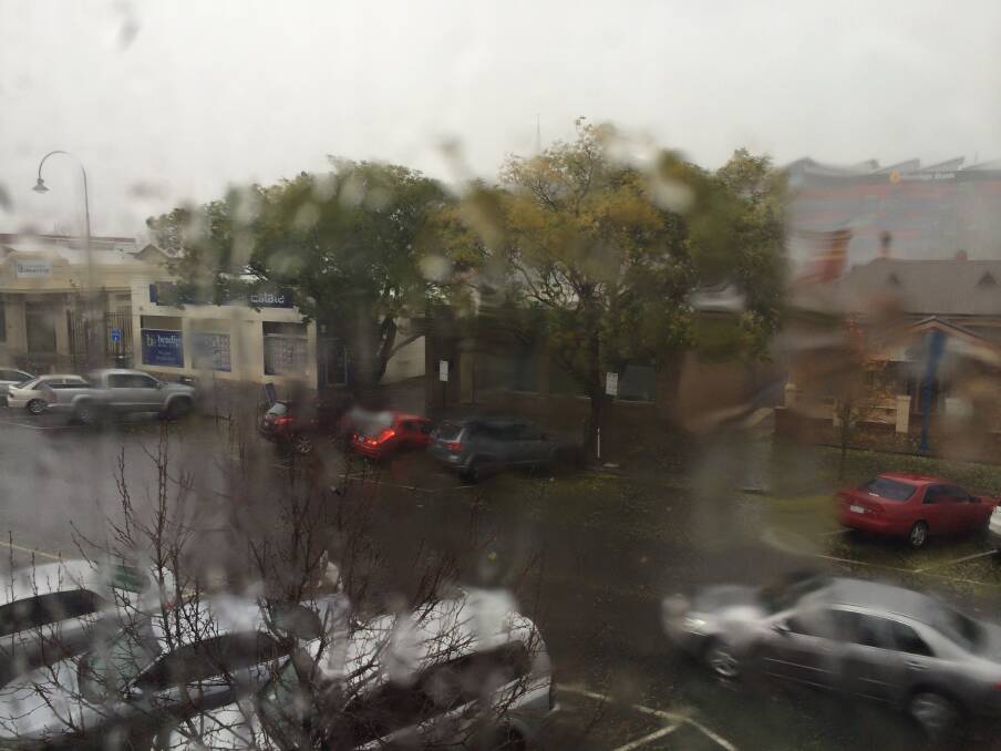 CITY: Downpour begins in Bendigo.