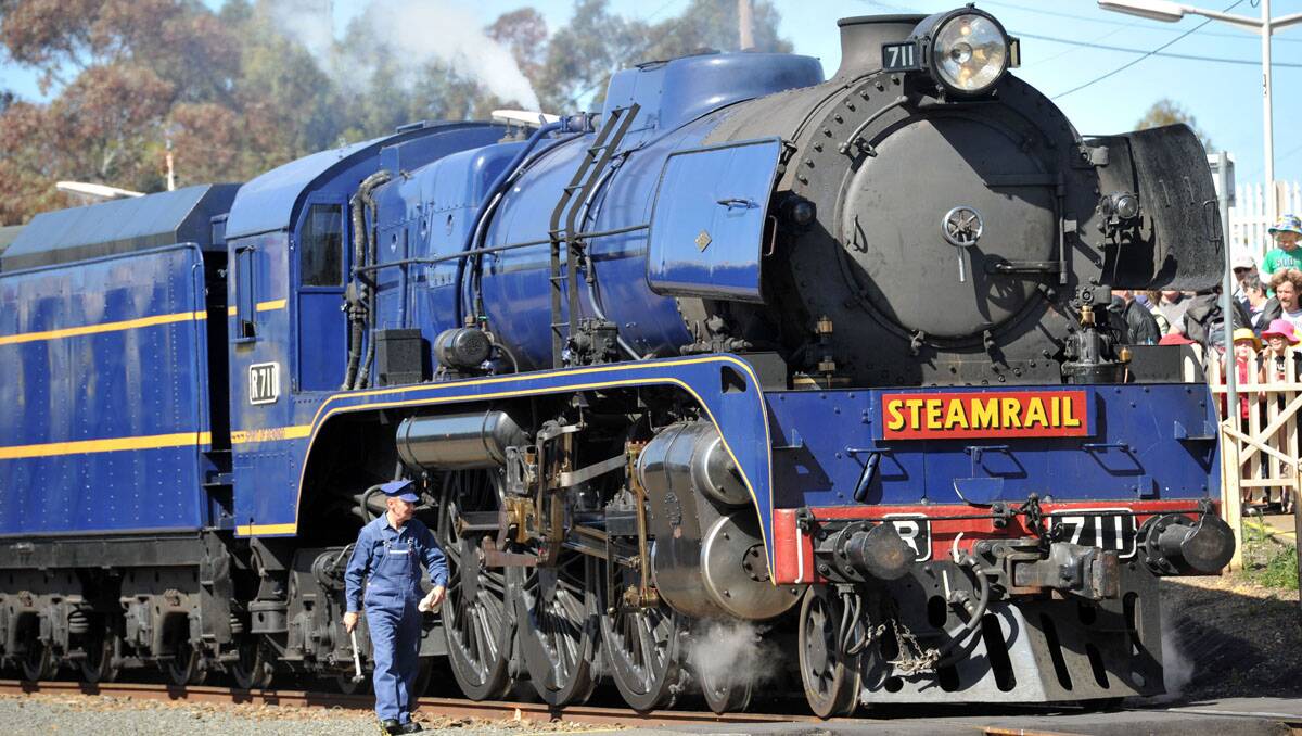 A stream train rolls into Bendigo as part of the 150 years of rail celebrations. Picture: Julie Hough