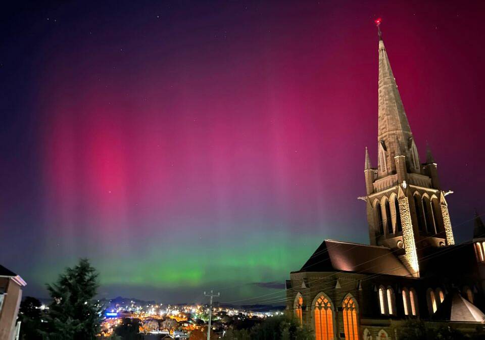 Kelis Charles' stunning photo of the aurora australis at Bendigo's Sacred Heart Cathedral.