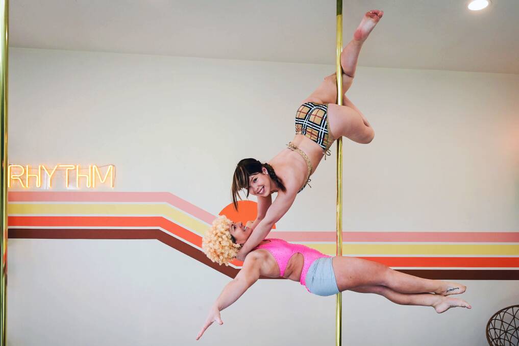 Comedy act winning mother-daughter duo Sara and Georgie Burchell on the pole. Picture by Brendan McCarthy