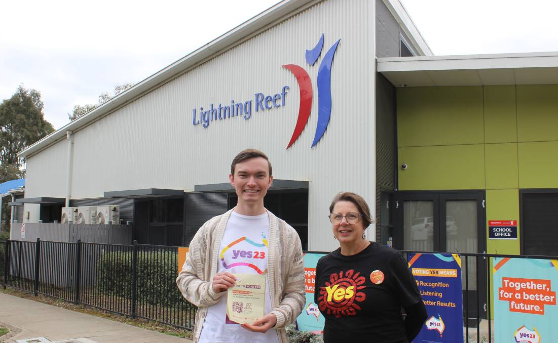 Lightning Reef "yes" campaign volunteers Ethan McGucken and Carolyn Bartholomeusz. Picture by Jenny Denton