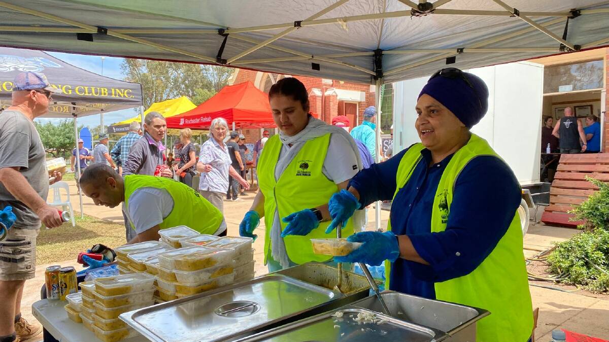 Sikh volunteers have cooked thousands of meals for those impacted by the Victorian floods. Picture supplied 