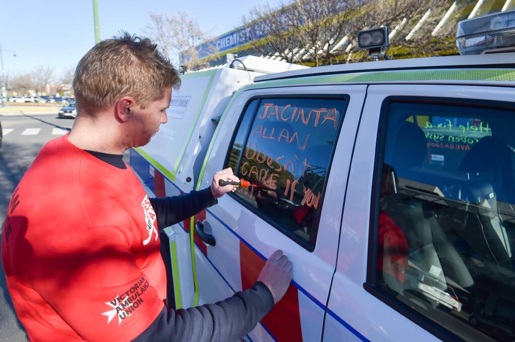 Bendigo MICA paramedic Matt Nadin said its time the government took paramedics 'seriously'. Picture by Darren Howe