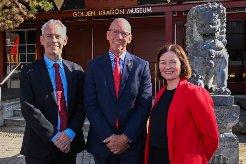Andrew Giles MP, Doug Lougoon and Lisa Chesters MP outside the Golden Dragon Museum. Picture by Enzo Tomasiello