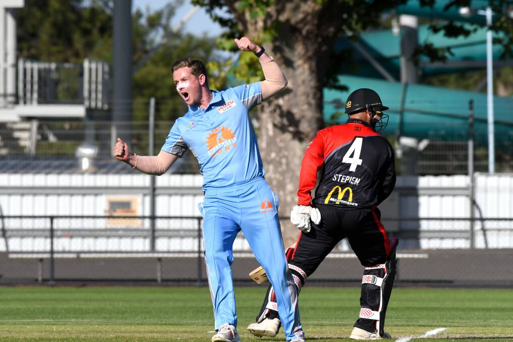 Chalkley celebrates a wicket against White Hills last season. Picture by Noni Hyett
