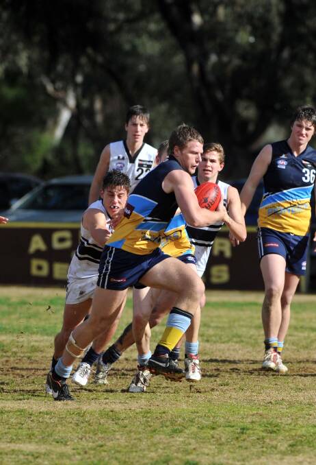 Jake Stringer playing for the Bendigo Pioneers in 2012.