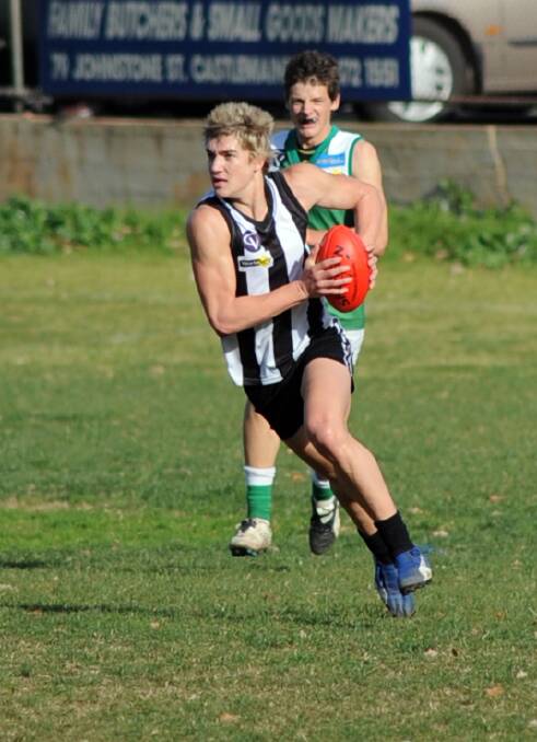 Dustin Martin playing for Castlemaine in 2008.