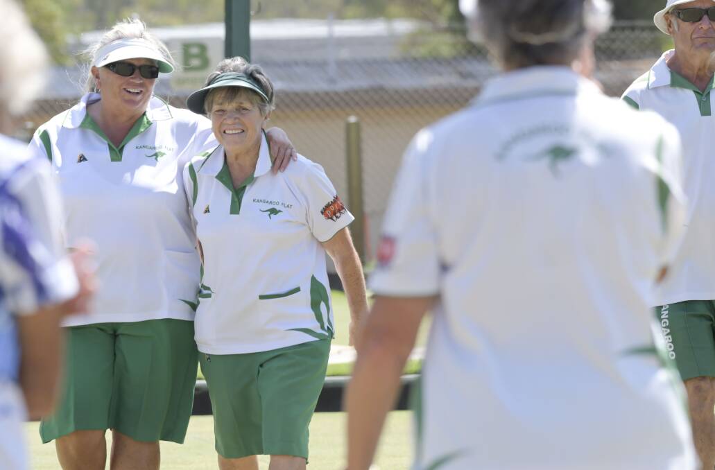 PLENTY TO SMILE ABOUT: Kangaroo Flat's Sheryl Howard and Dorothy Meighan during Monday's BBD midweek pennant victory over Inglewood. The 75-59 victory at home elevated the Flat back into the top four with two rounds remaining. Picture: NONI HYETT