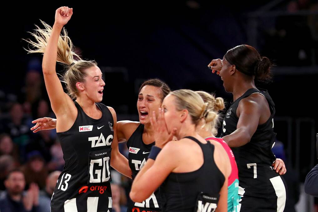 
Zoe Davies (GD) celebrates a win with her Collingwood Magpies team-mates during this year's Super Netball season. The star defender has signed with BFNL club Gisborne for the 2023 BFNL season. Picture courtesy of Getty Images 
