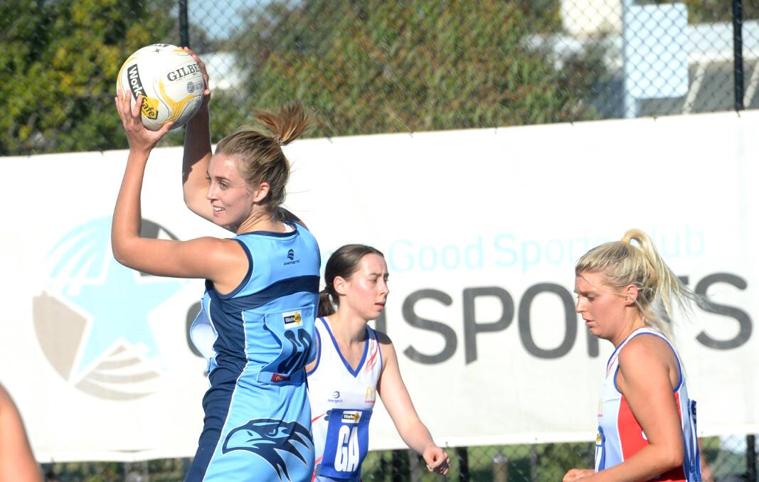 Zoe Davies in action for Eaglehawk against her new club Gisborne and coach Tarryn Rymer during the 2018 BFNL netball season. Picture by Darren Howe