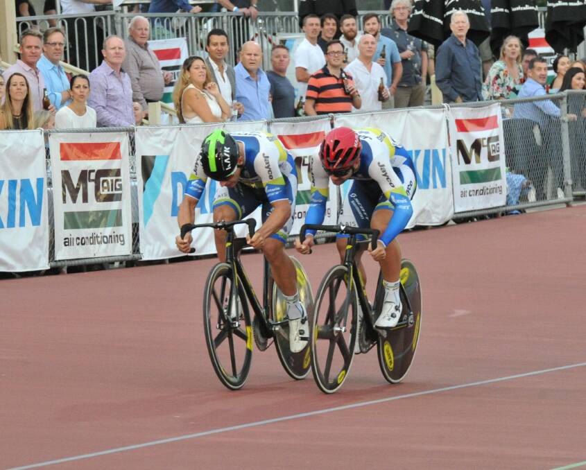 Sam Welsford, left, outsprints Nick Yallouris to win the Golden Mile Wheelrace final. Picture: NONI HYETT