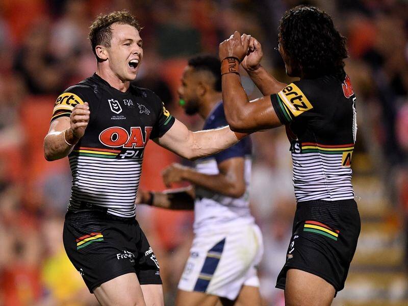 Dylan Edwards' (L) new bumper deal doesn't mean Penrith can't afford to re-sign Jarome Luai (R). (Dan Himbrechts/AAP PHOTOS)