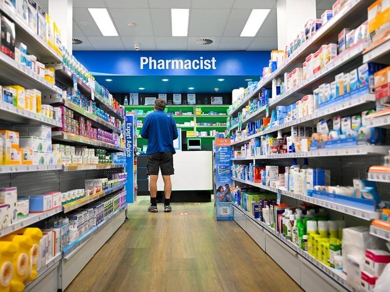 Queensland will conduct a pilot program allowing pharmacists to prescribe a range of medications. (Lukas Coch/AAP PHOTOS)